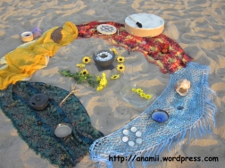 litha, solsticio de verano, altar elemental en la playa, 2013
